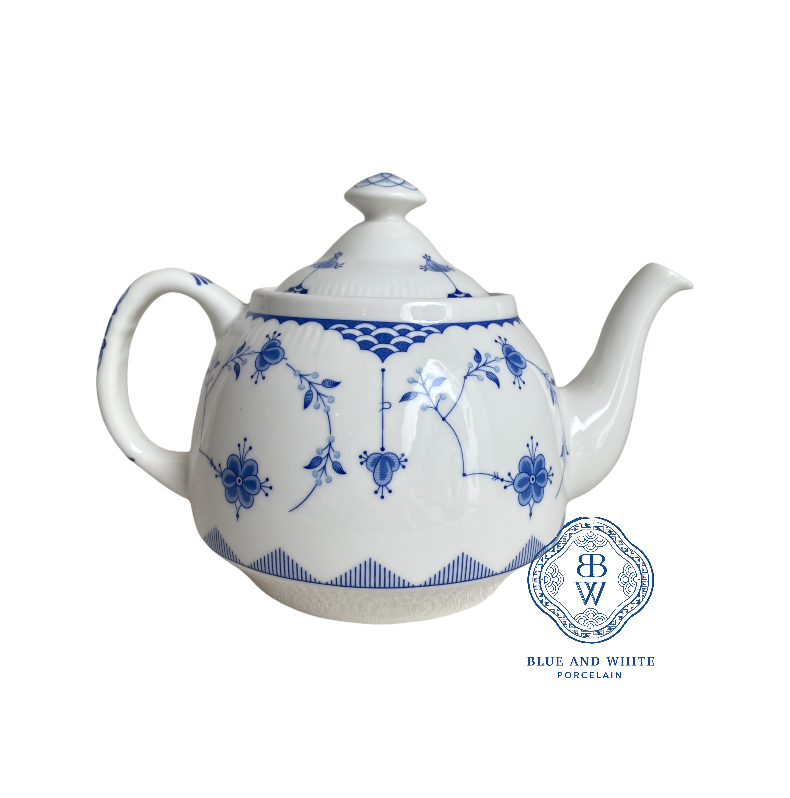 Blue Tang Grass Tea Pot